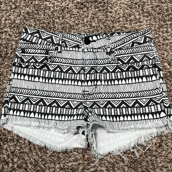 Pacsun - Bullhead high rise black and white jean shorts size 7 - Picture 1 of 3